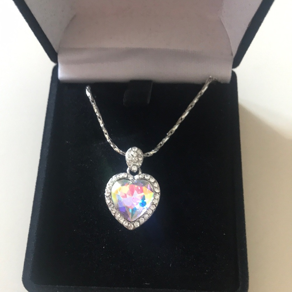 Elegant Silver Heart Pendant Necklace